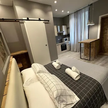 Cantore 20 * فيرونا